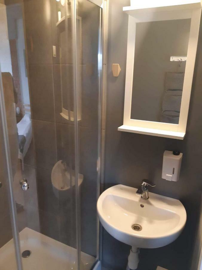 بوزنان Hostel W5 المظهر الخارجي الصورة